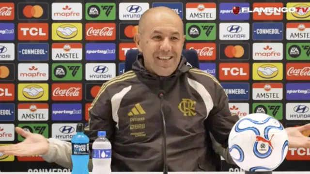 
                    Leonardo Jardim arranca gargalhadas no Flamengo: 