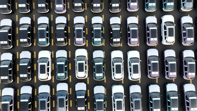 
                    China defende os seus carros elétricos e quer abertura comercial da UE
                