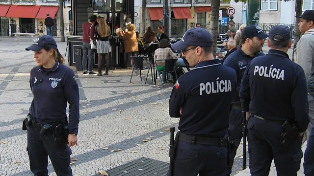 
                    Procurado pelo Brasil por suspeita de abusar da enteada é apanhado cá
                
