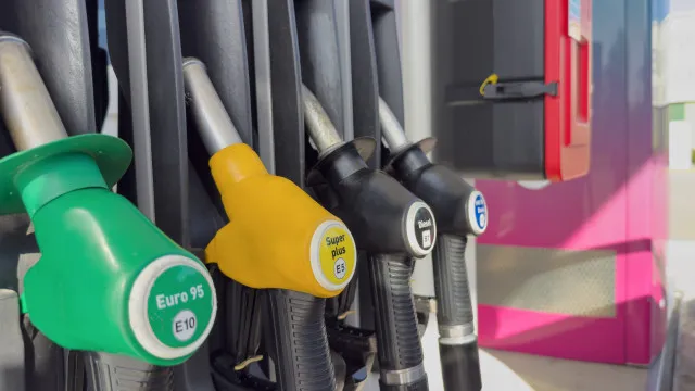 Governo anuncia apoios a empresas privadas de transporte de doentes