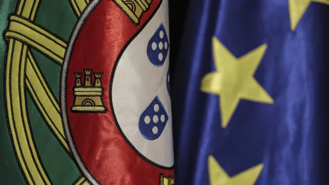 Novas regras para bandeiras aprovadas após veto de Seguro