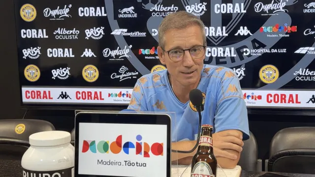 
                    Oficial: Nacional acerta transferência de Alexandre Santos para o Petro
                