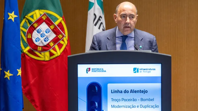
                    Lucros da Infraestruturas de Portugal caem 44% para 43,8 milhões
                