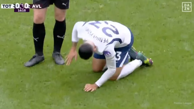 
                    Pedro Porro desolado. Regresso ao Tottenham durou... 19 minutos
                
