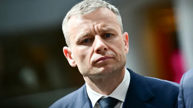 
                    Kyiv pede à União Europeia financiamento adicional de 32.600 milhões
                