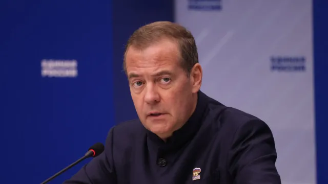 
                    Medvedev defende controlo da Nestlé e Auchan: 