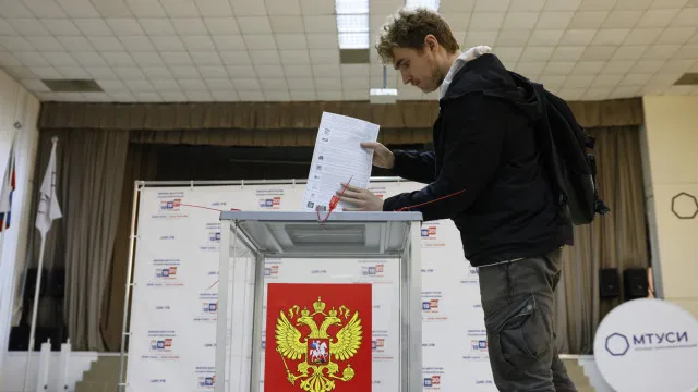 
                    Ao 2.º dia de eleições, mais de 20 drones foram abatidos perto de Moscovo
                