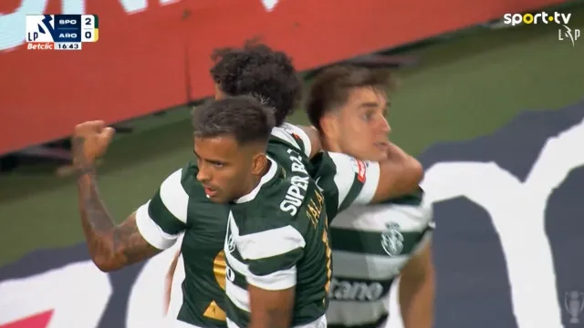 
                    Luis Suárez amplia a contagem e faz história com a camisola do Sporting
                