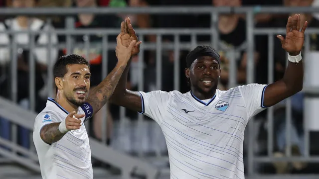 
                    Nuno Tavares ajuda Lazio a apanhar Inter e Roma no topo da Serie A
                
