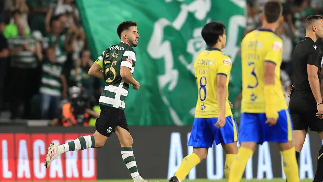 
                    Gonçalo Inácio dá a cara após tropeção: 