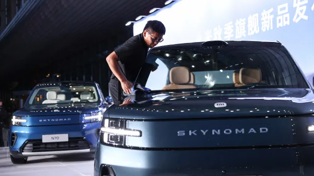 
                    UE pediu à China que limite exportações de automóveis híbridos
                