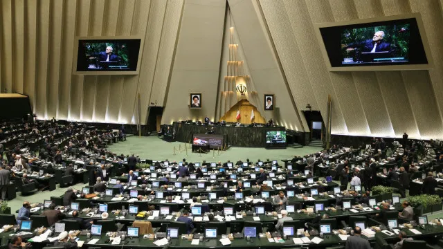 
                    Parlamento do Irão discute saída do Tratado de Não Proliferação Nuclear
                