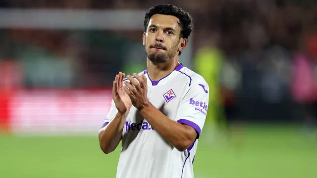 
                    Pedro Gonçalves rejeita comparação com Rui Costa: 
