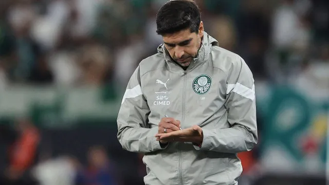 
                    Abel Ferreira desespera pela liderança em nulo entre Palmeiras e Grêmio
                