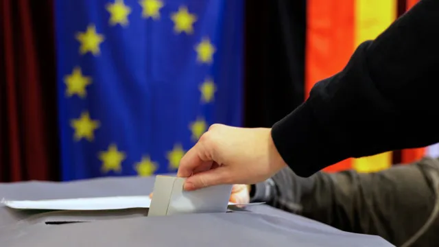 
                    A Esquerda impõe-se nas eleições em Berlim, à frente da CDU de Merz
                