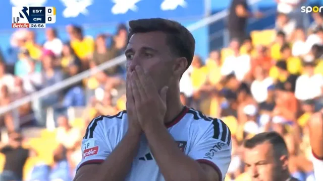 
                    O que foi isto? Panenka falhado por ex-Benfica já está a correr mundo
                