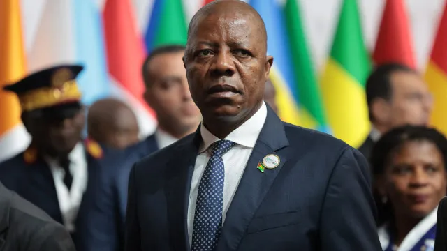 
                    Eleições em São Tomé: Economia 