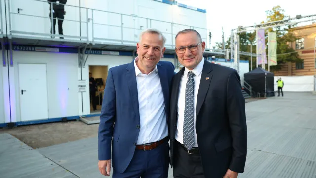 
                    AfD vence em Mecklemburgo-Pomerânia Ocidental com 37,9%
                