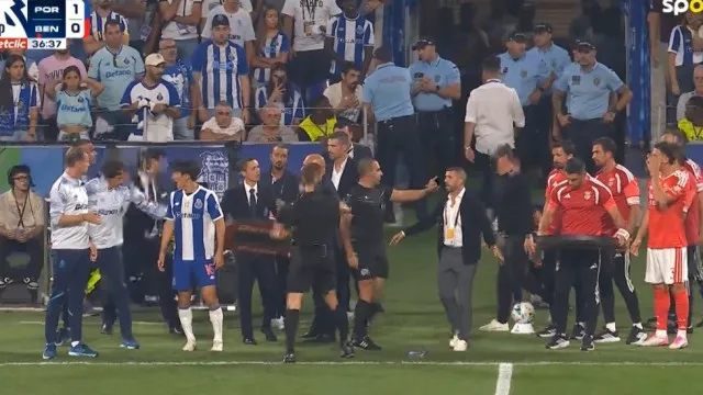 Ambiente a escaldar. Momentos de tensão após a expulsão de Lenglet