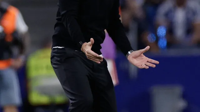 
                    Marco Silva responde a Farioli sobre arbitragem: 