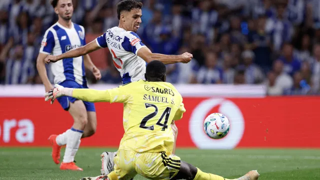 
                    Nervos e quatro golos. As imagens do FC Porto-Benfica que não viu na TV
                