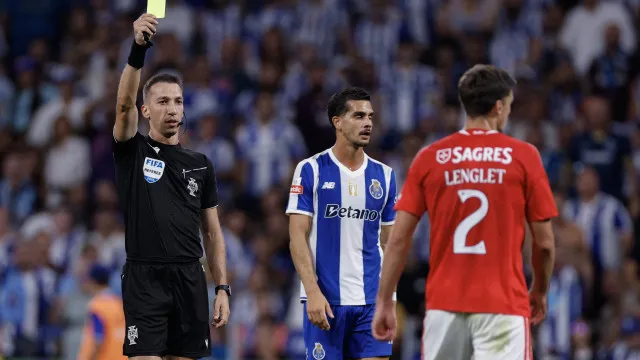 
                    André Silva ignora golos: 