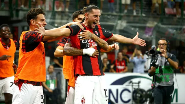 
                    AC Milan esquece desaire com o Benfica e vence em casa o Lecce
                