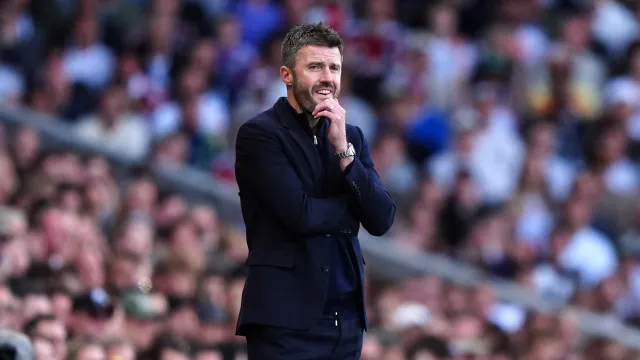 Carrick encerra caso com Martínez e atira: "Jogadores acreditam em mim"