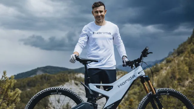 
                    Carros, motas… e agora bicicletas. O novo negócio da Honda
                