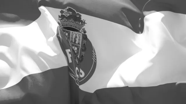 
                    Tragédia. Vogal da SAD do FC Porto morreu durante o jogo com o Benfica
                
