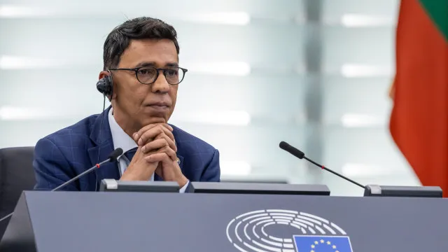 
                    Portugal não é obrigado a centralizar fundos europeus, diz eurodeputado
                