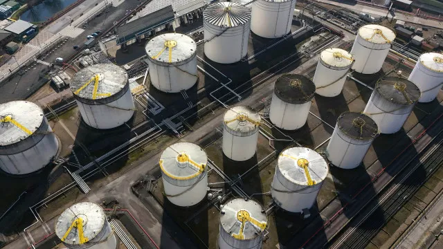 
                    Cotação do Brent para entrega em novembro cai 3,40% para 100,34 dólares
                