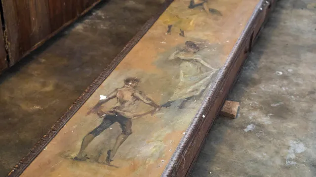 
                    Descobertas duas pilastras pintadas por Columbano Bordalo Pinheiro
                