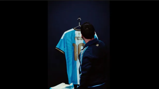 
                    Despedida à altura. Messi revela camisola para o adeus à Argentina
                