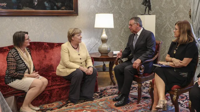
                    Seguro e Merkel discutem relações bilaterais e contexto internacional
                
