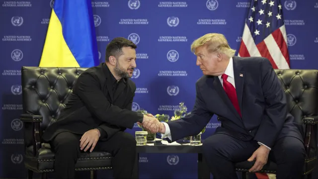 
                    Zelensky espera pôr fim à guerra com ajuda de Trump: 