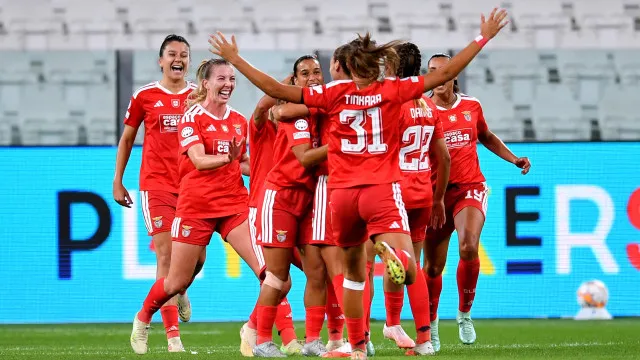 Benfica aproveita bis da Noruega, verga Juventus e vinga Torreeense