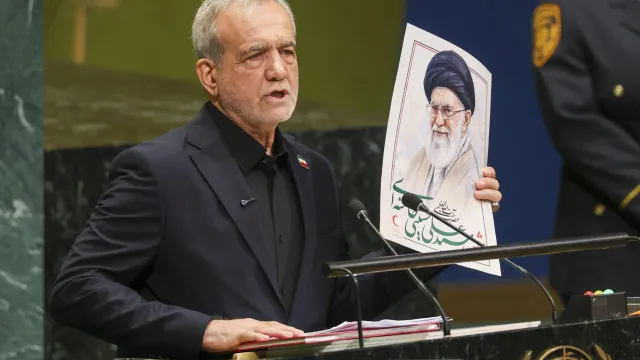 
                    Presidente iraniano avisa que a 