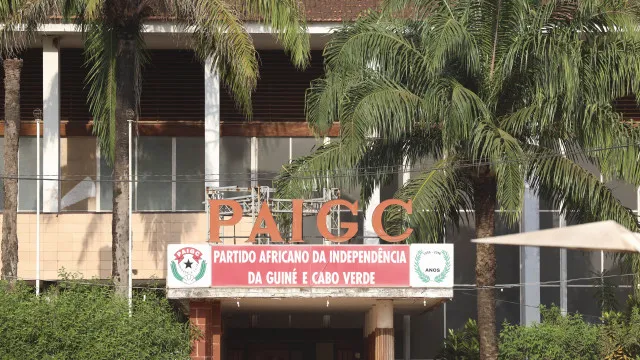 
                    Guiné-Bissau: Forças de ordem ocupam sede nacional do PAIGC
                