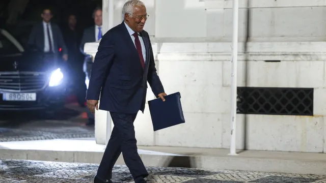 
                    António Costa pede a Irão que permita navegação em Ormuz e cesse ataques
                
