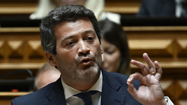 À 3.ª é de vez: Aguiar-Branco diz sim a Chega e CPI a MAI vai de atrelado