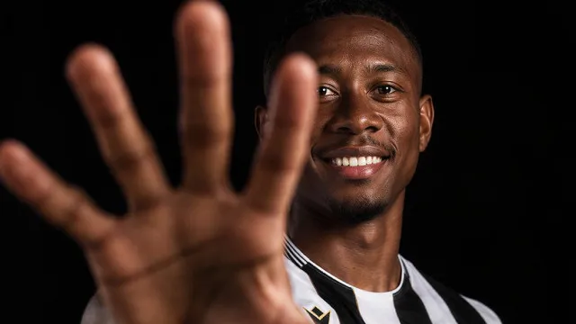 
                    Oficial: David Alaba assina pela Udinese até 2027
                
