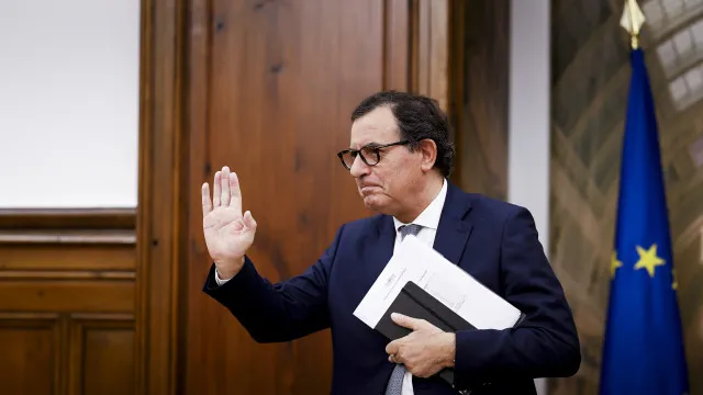 
                    Governo insiste: Portugueses devem 