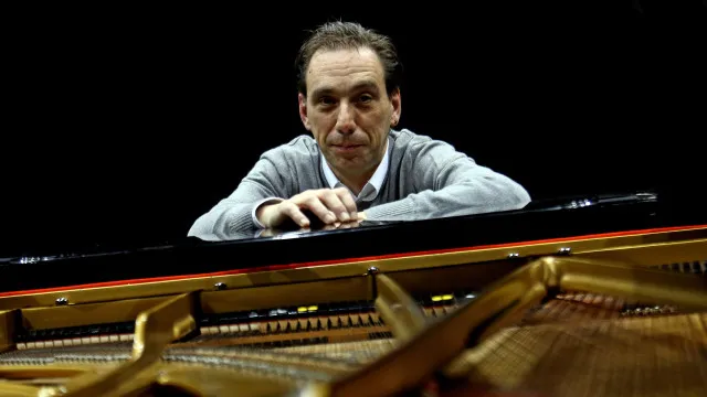 
                    Pedro Burmester na reabertura do Teatro Stephens na Marinha Grande
                