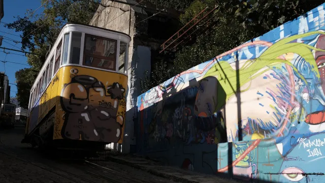 
                    AML aprova comissão sobre tragédia da Glória com voto decisivo do Chega
                
