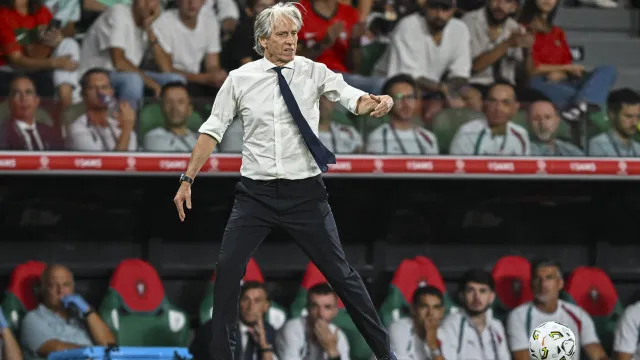 
                    Jesus choca todos e deixa CR7 no banco. Os onzes do Noruega-Portugal
                