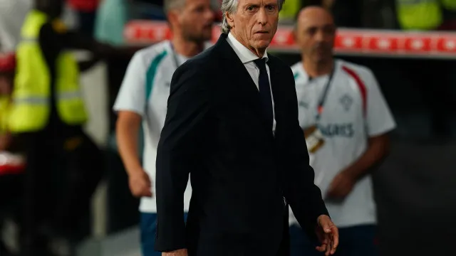 Jesus explica troca de Ronaldo: “Precisávamos de um jogador fresquinho…”