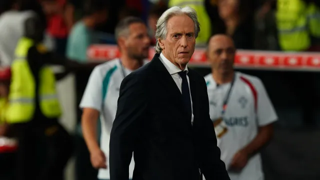 Jesus explica troca de Ronaldo: “Precisávamos de um jogador fresquinho…”