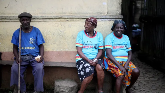
                    Final da campanha com passeatas e comícios na capital de São Tomé
                