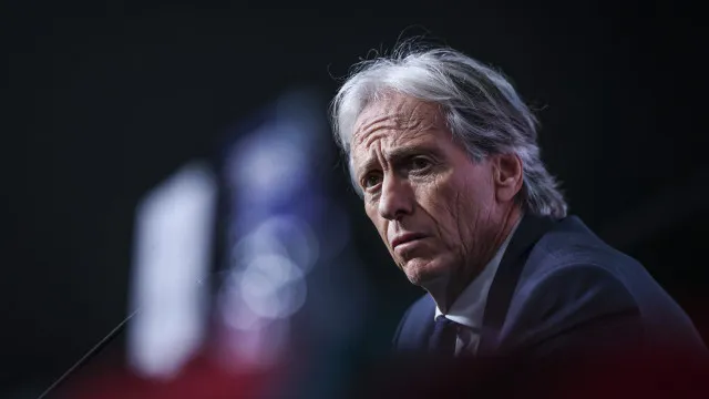 
                    Dos assobios a João Palhinha a... Amorim. As explicações de Jorge Jesus
                